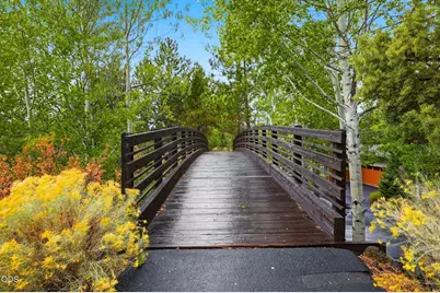 19052 Mt. Shasta Drive, Bend, OR 97703 - Photo 7