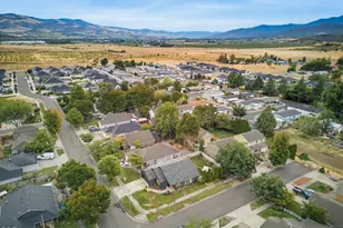 719 Nobility Dr, Medford, OR 97501 - Photo 5