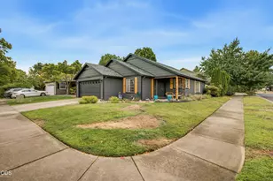 719 Nobility Dr, Medford, OR 97501 - Photo 11
