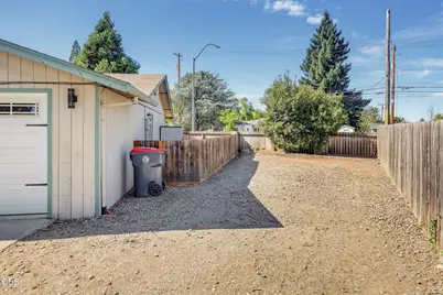 1210 Jasper Street, Medford, OR 97501 - Photo 5