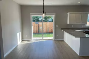 2211 Piazza Dr, Medford, OR 97501 - Photo 9