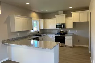 2211 Piazza Dr, Medford, OR 97501 - Photo 11