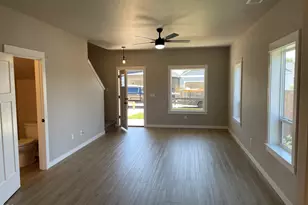 2211 Piazza Dr, Medford, OR 97501 - Photo 3