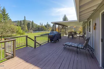 7266 Rogue River Drive, Shady Cove, OR 97539 - Photo 9