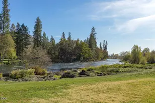 7266 Rogue River Dr, Shady Cove, OR 97539 - Photo 35