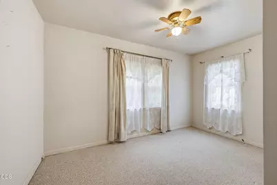 305 E Park Street, Grants Pass, OR 97527 - Photo 19