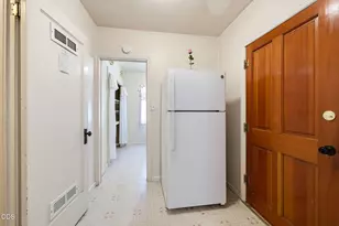 305 E Park St, Grants Pass, OR 97527 - Photo 13
