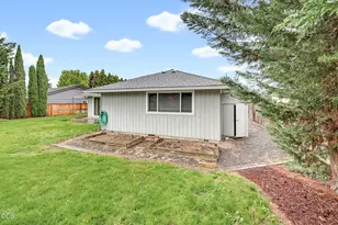 295 Wren Ct, Medford, OR 97501 - Photo 31