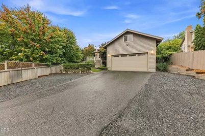 1240 Marcus Way, Grants Pass, OR 97527 - Photo 3