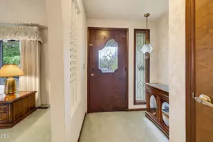 470 S Stoneham Cir, Medford, OR 97504 - Photo 3