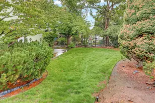 470 S Stoneham Cir, Medford, OR 97504 - Photo 37