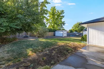 1882 Filmore Drive, Medford, OR 97504 - Photo 25