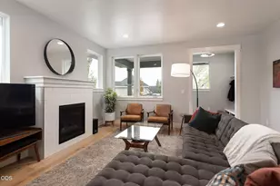 20671 SE Cougar Peak Dr, Bend, OR 97702 - Photo 5