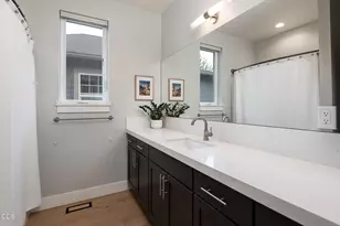 20671 SE Cougar Peak Dr, Bend, OR 97702 - Photo 23