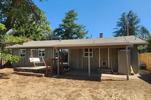 610 S 4th St, Central Point, OR 97502 - Photo 25