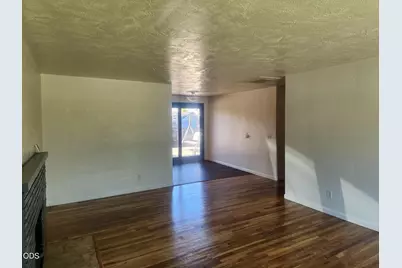 610 S 4th Street, Central Point, OR 97502 - Photo 5