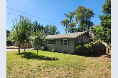 610 S 4th Street, Central Point, OR 97502 - Photo 3