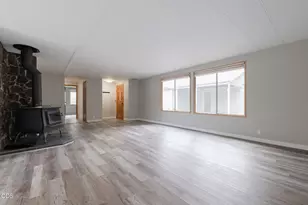 60936 Aspen Ln, Bend, OR 97702 - Photo 9