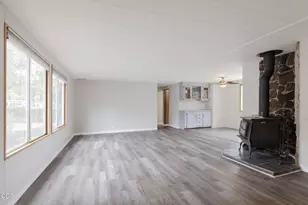 60936 Aspen Ln, Bend, OR 97702 - Photo 7