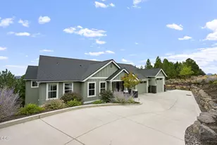 2378 N W Wyeth Pl, Bend, OR 97703 - Photo 43