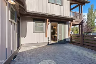 19737 SW River Cp Ln, Bend, OR 97702 - Photo 35