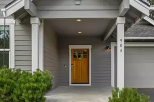 904 E Horse Back Trail, Sisters, OR 97759 - Photo 3
