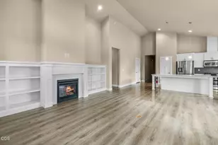 904 E Horse Back Trail, Sisters, OR 97759 - Photo 13