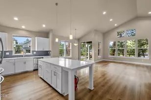 904 E Horse Back Trail, Sisters, OR 97759 - Photo 5