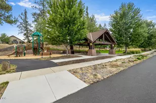 904 E Horse Back Trail, Sisters, OR 97759 - Photo 37