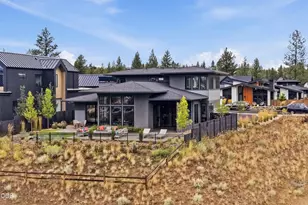 3219 NW Strickland Wy, Bend, OR 97703 - Photo 39