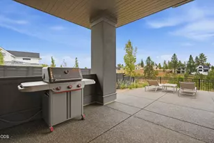 3219 NW Strickland Wy, Bend, OR 97703 - Photo 33
