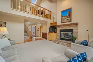 57983 Cypress Ln, Sunriver, OR 97707 - Photo 3