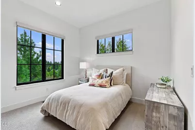 61901 Hosmer Lake Drive, Bend, OR 97702 - Photo 27
