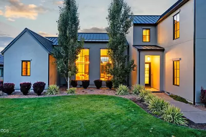 61901 Hosmer Lake Drive, Bend, OR 97702 - Photo 3