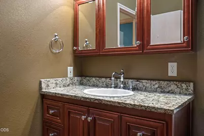 60750 Breckenridge Street, Bend, OR 97702 - Photo 17