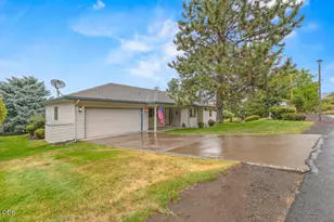 715 Hanks St, Klamath Falls, OR 97601 - Photo 3