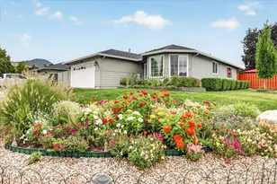 2902 Shasta Dr, Medford, OR 97504 - Photo 5