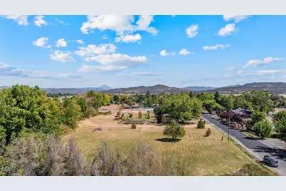 2539 Lotus Lane, Central Point, OR 97502 - Photo 23