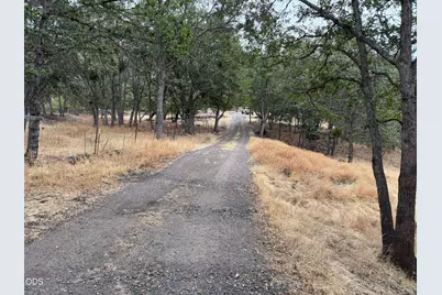 6061 Hillcrest Road, Medford, OR 97504 - Photo 15