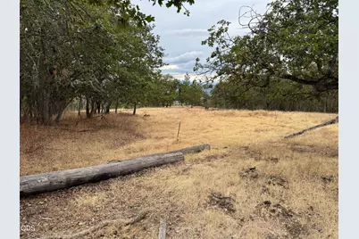 6061 Hillcrest Road, Medford, OR 97504 - Photo 21
