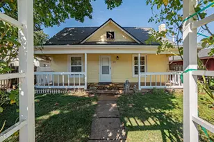 217 Broad St, Butte Falls, OR 97522 - Photo 3