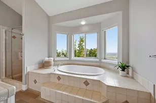 2393 N W Wyeth Pl, Bend, OR 97703 - Photo 15