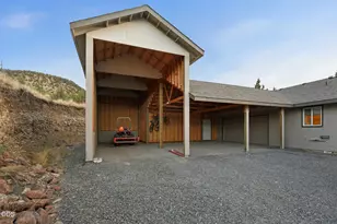 11744 SW Red Cloud Rd, Powell Butte, OR 97753 - Photo 25