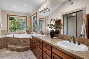 19275 Green Lakes Loop, Bend, OR 97702 - Photo 25