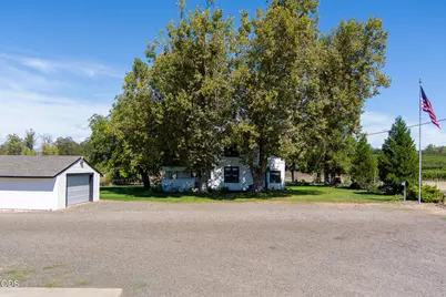 1098 Nick Young Road, Eagle Point, OR 97524 - Photo 3