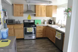 284 N 1st Ave, Gold Hill, OR 97525 - Photo 11