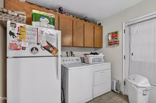 1007 W 9th St, Medford, OR 97501 - Photo 23
