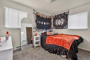 1007 W 9th St, Medford, OR 97501 - Photo 9