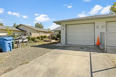 1313 SW Kokanee Lane #1313 and 1315, Grants Pass, OR 97527 - Photo 21
