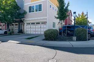 811 Overcup St, Medford, OR 97501 - Photo 3